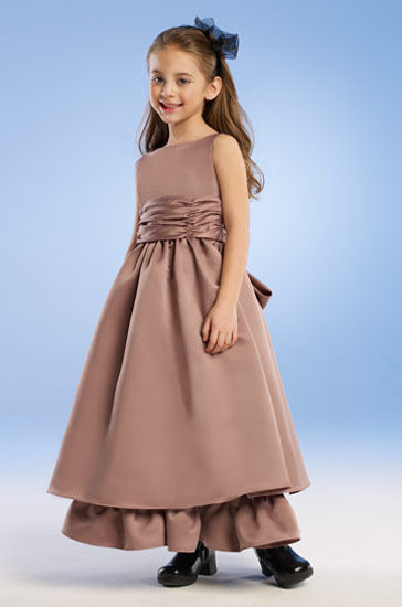 مجموعة ملابس وفساتين اطفال بنات 2014