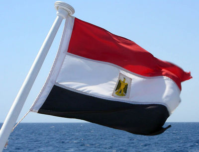 علم مصر يرفرف (2)