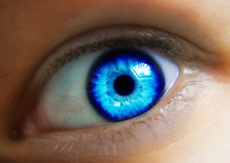 صور عيون زرقاء (3)