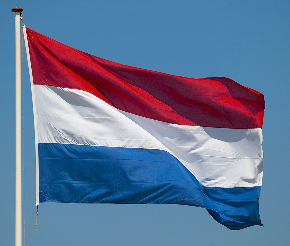 Картинки флагов. Флаг Нидерландов. Флаг Голландии фото. Dutch флаг. Флаг Люксембурга фото.