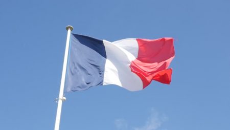 خلفيات ورمزيات العلم الفرنسي (2)