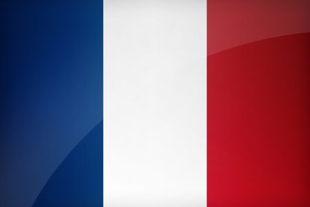 رفرفة علم فرنسا (1)