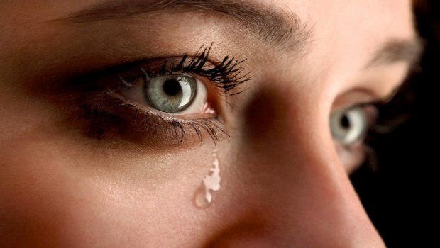 صور رمزية عيون حزينه دموع عيون 1