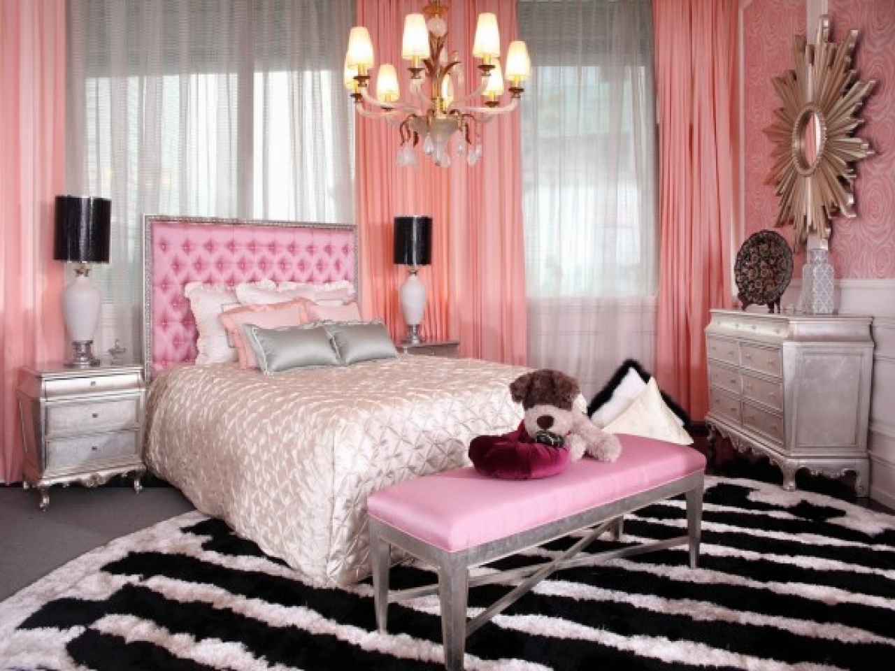Серо розовая комната. Розовая спальня. Спальня в розовых тонах. Спальня в бело розовых тонах. Спальня в розово серых тонах.